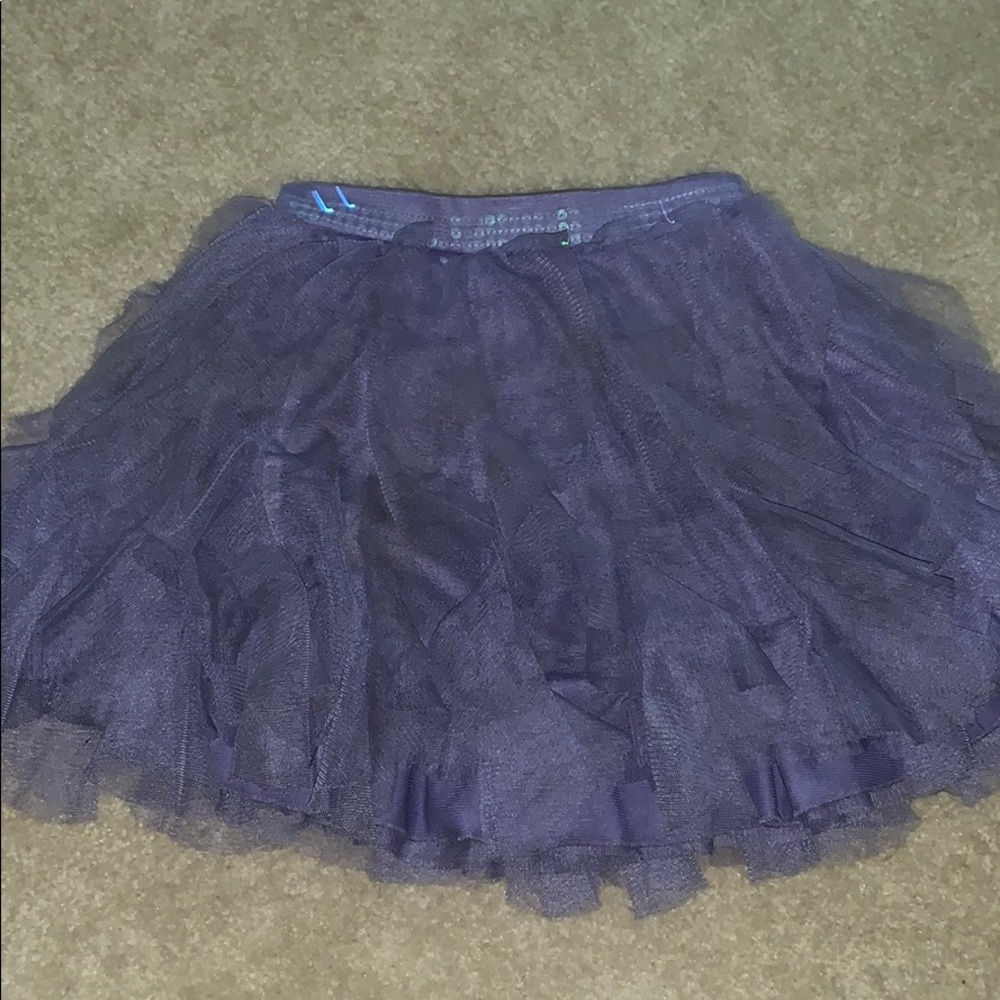 A purple ruffle skirt from children’splace size4T